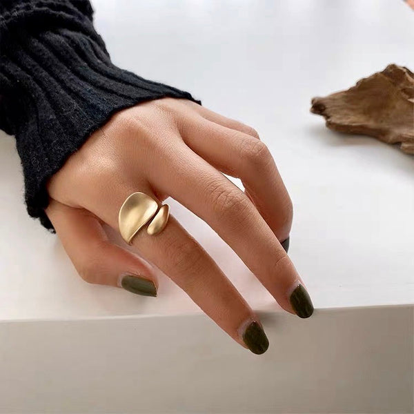 Asymmetrical Swirl Ring