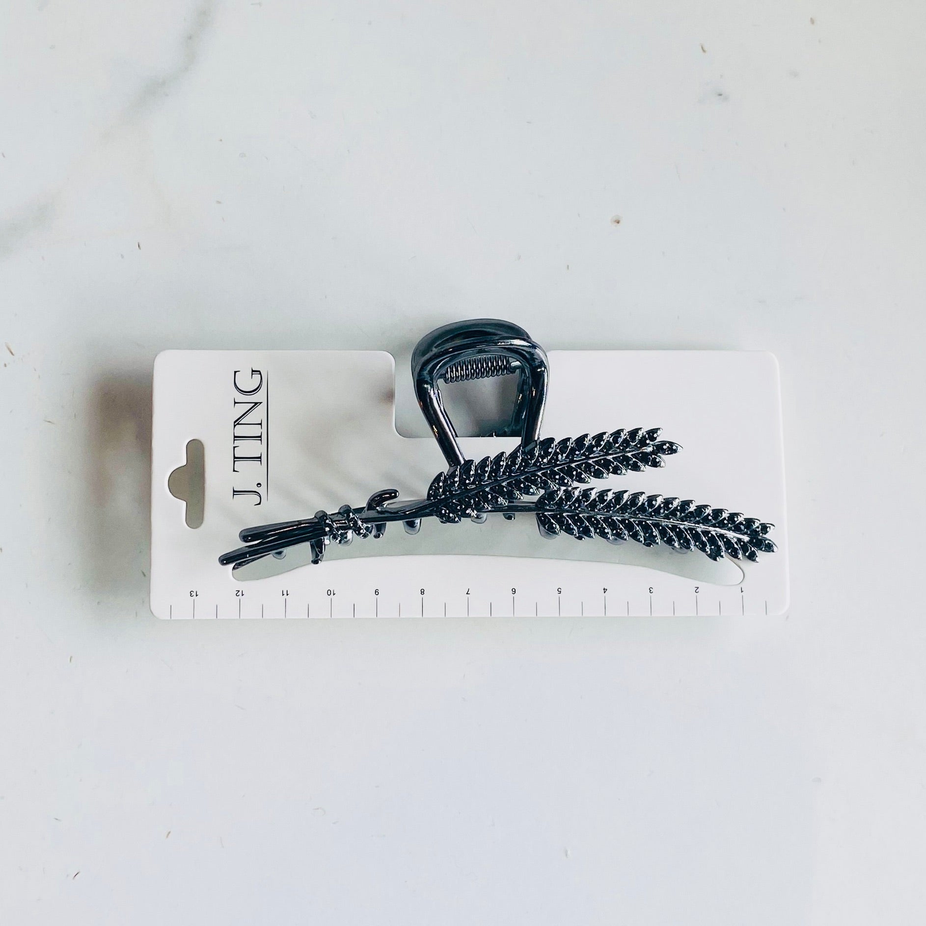Black Leaf Hair Claw