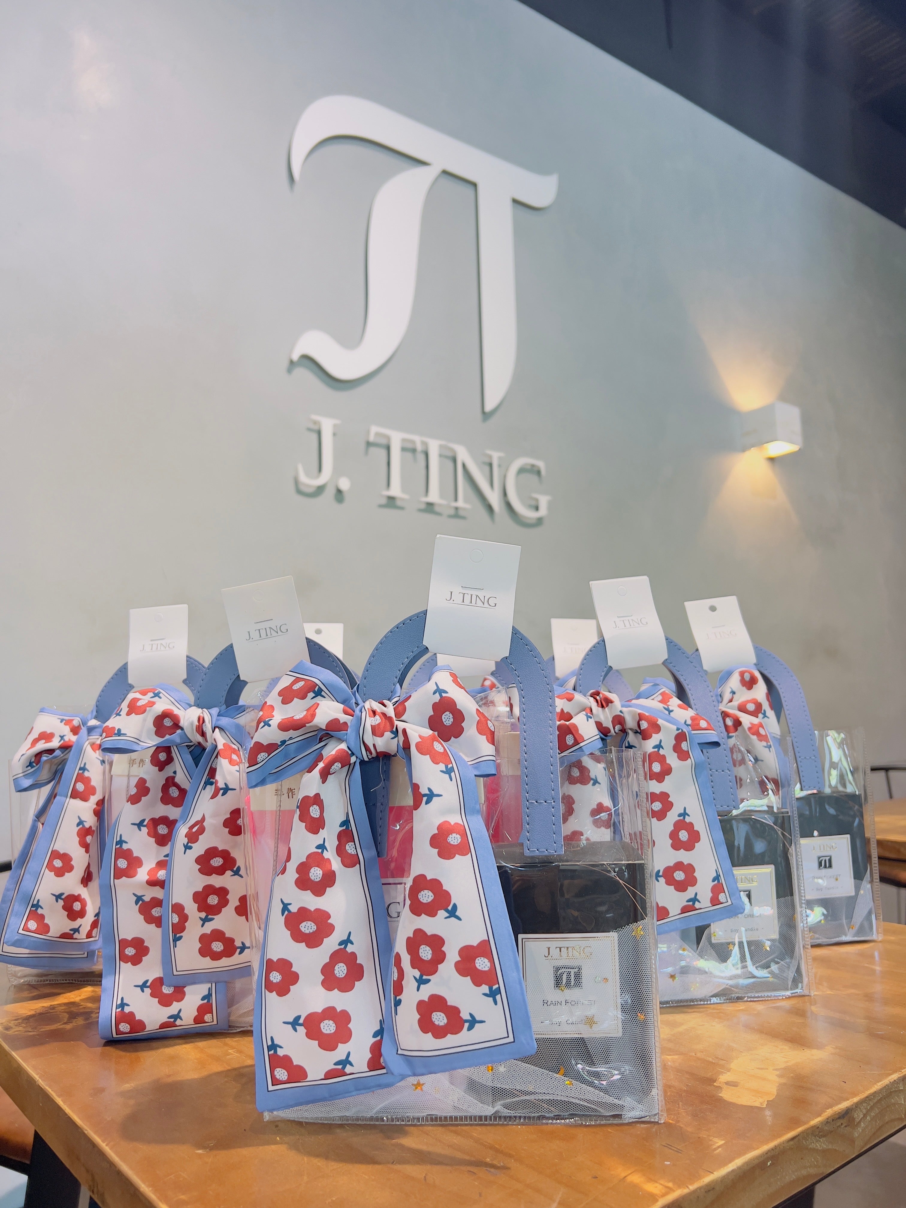 Small Blue Flower Gift Hamper