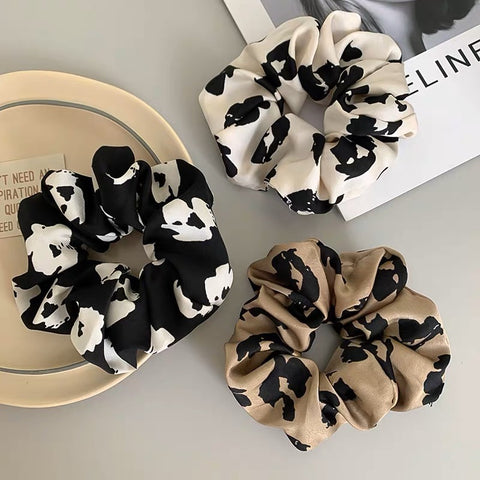 Jumbo Flower Print Scrunchie