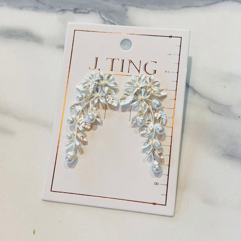 White Pearl Flower Earrings