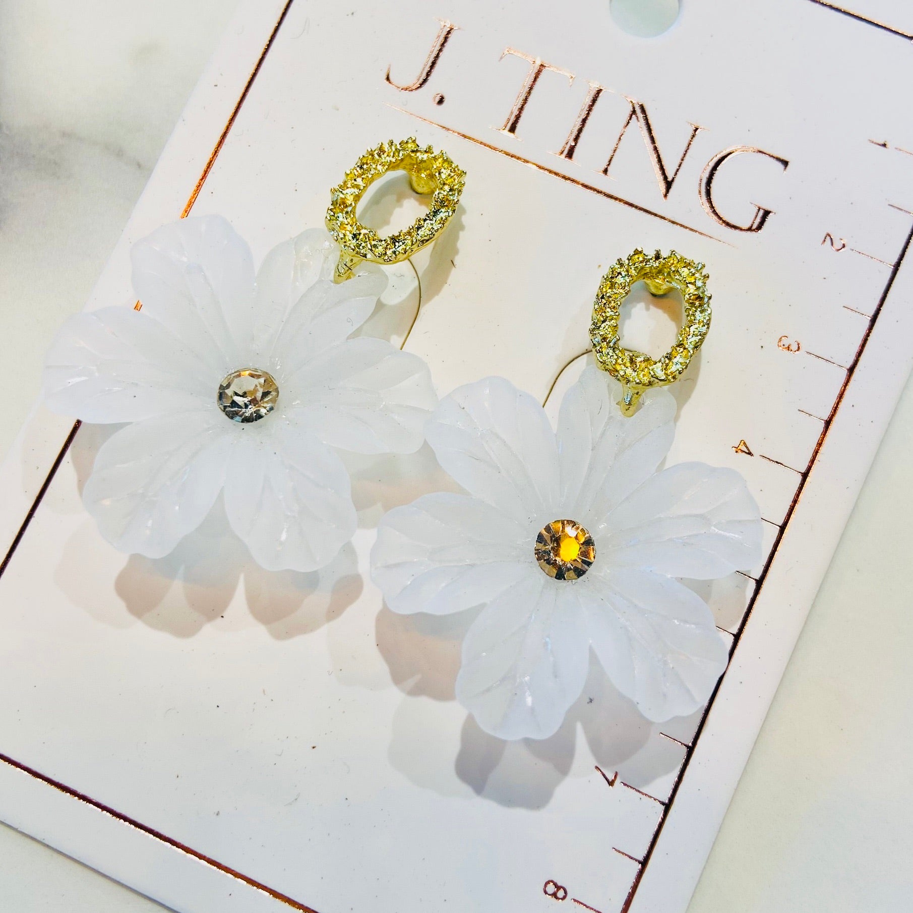 Pearly White Flower Earrings