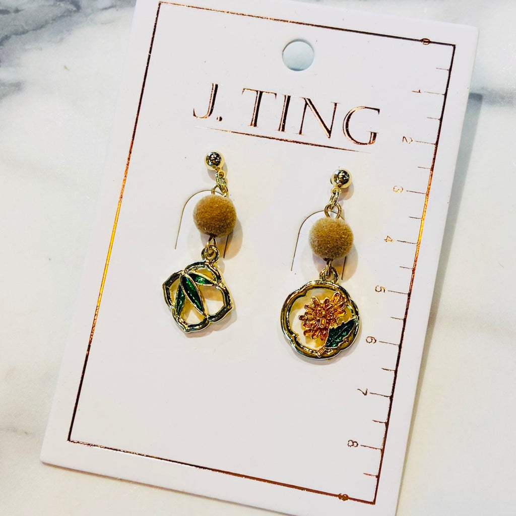 Small Gold Simple Earrings