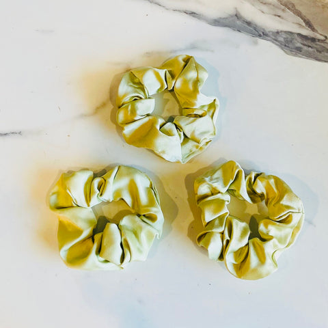 Glossy Scrunchie