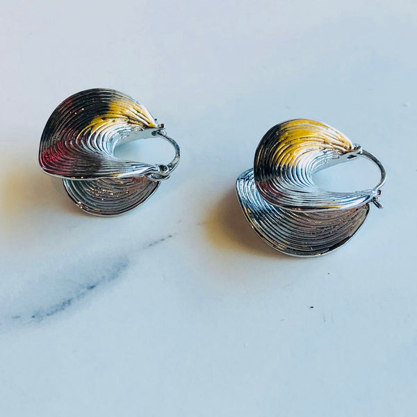 Curvy Silver Circle Earrings