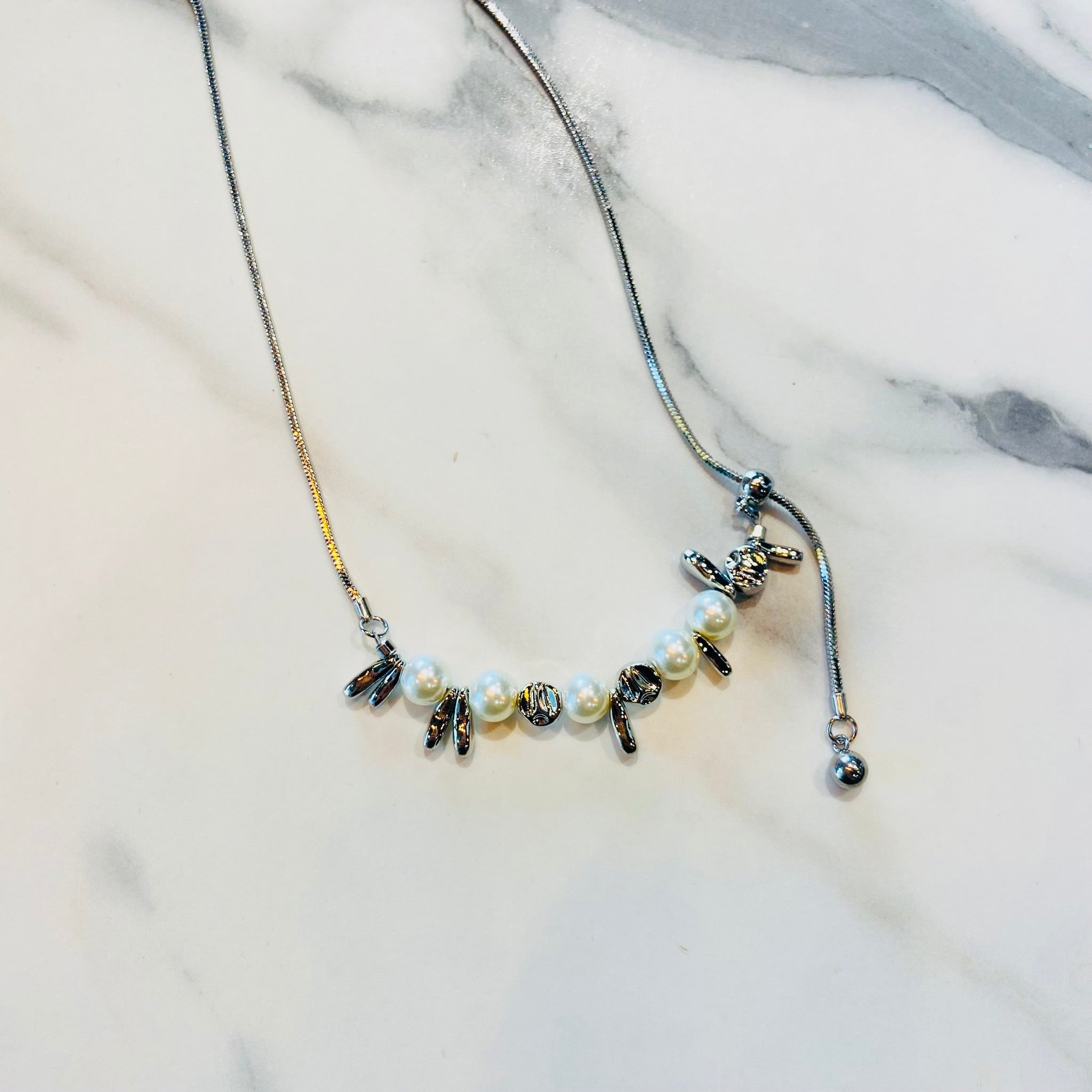 Silver Sophisticated Pearly Necklace