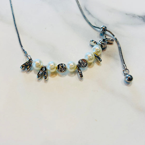Silver Sophisticated Pearly Necklace