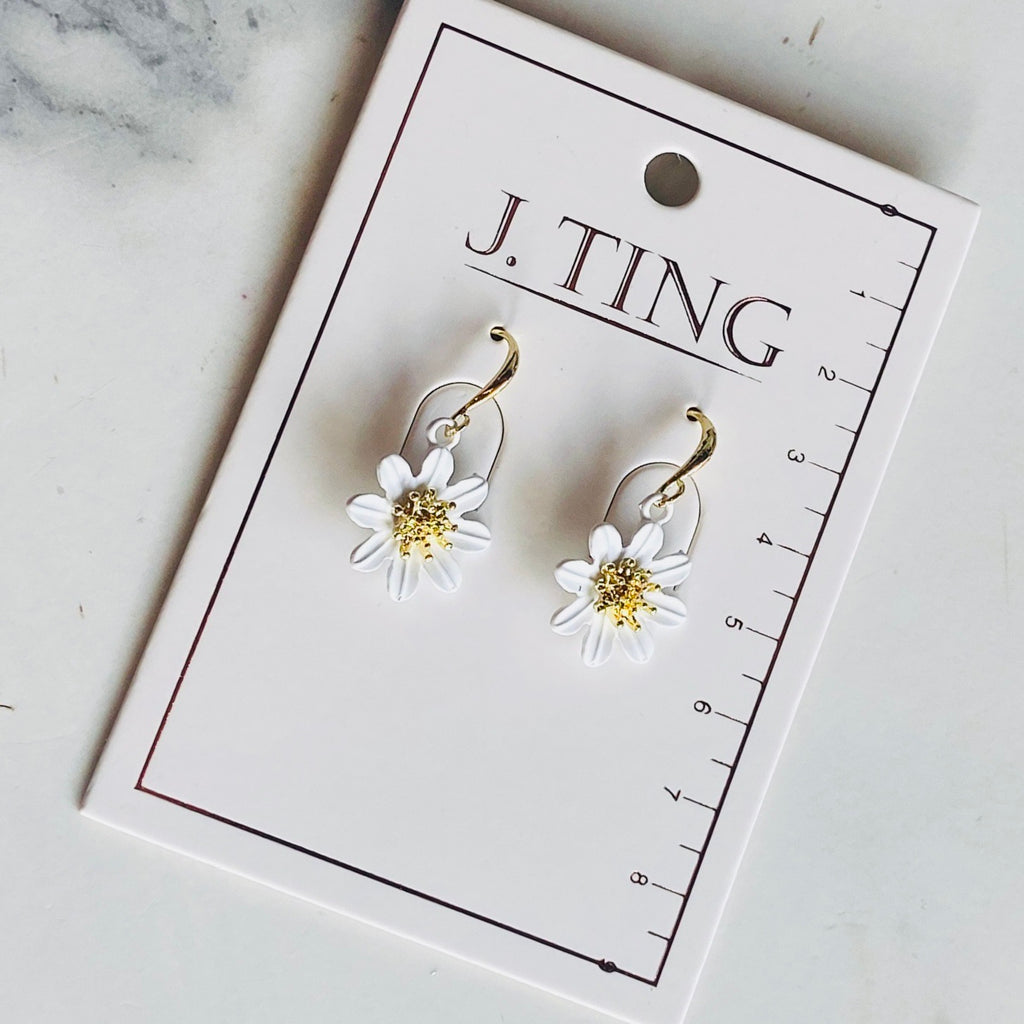 Petite Daisy Earrings