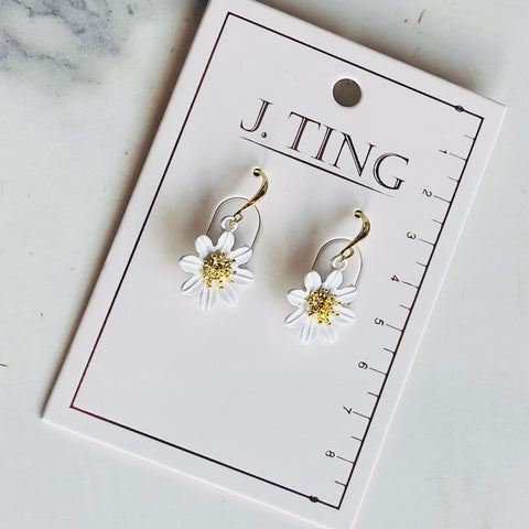 Petite Daisy Earrings